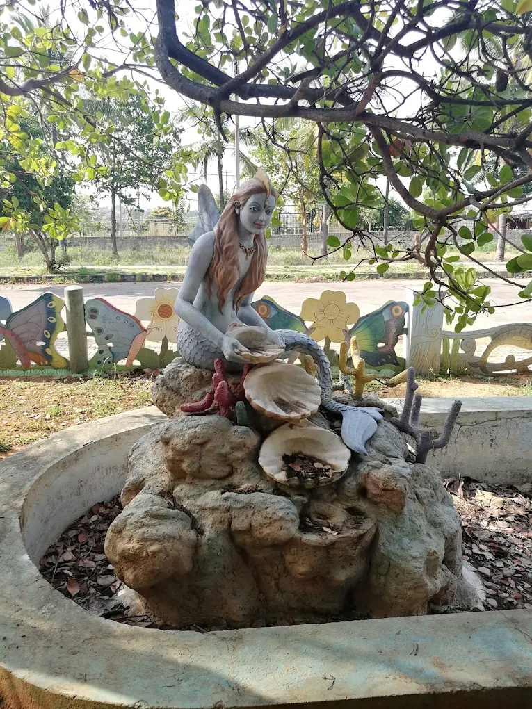 NS Infocity Statue Mermaid